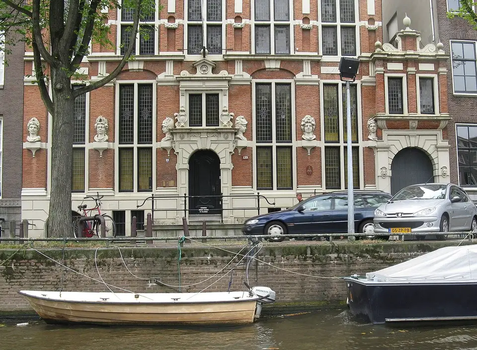 Huis met de Hoofden, Amsterdam